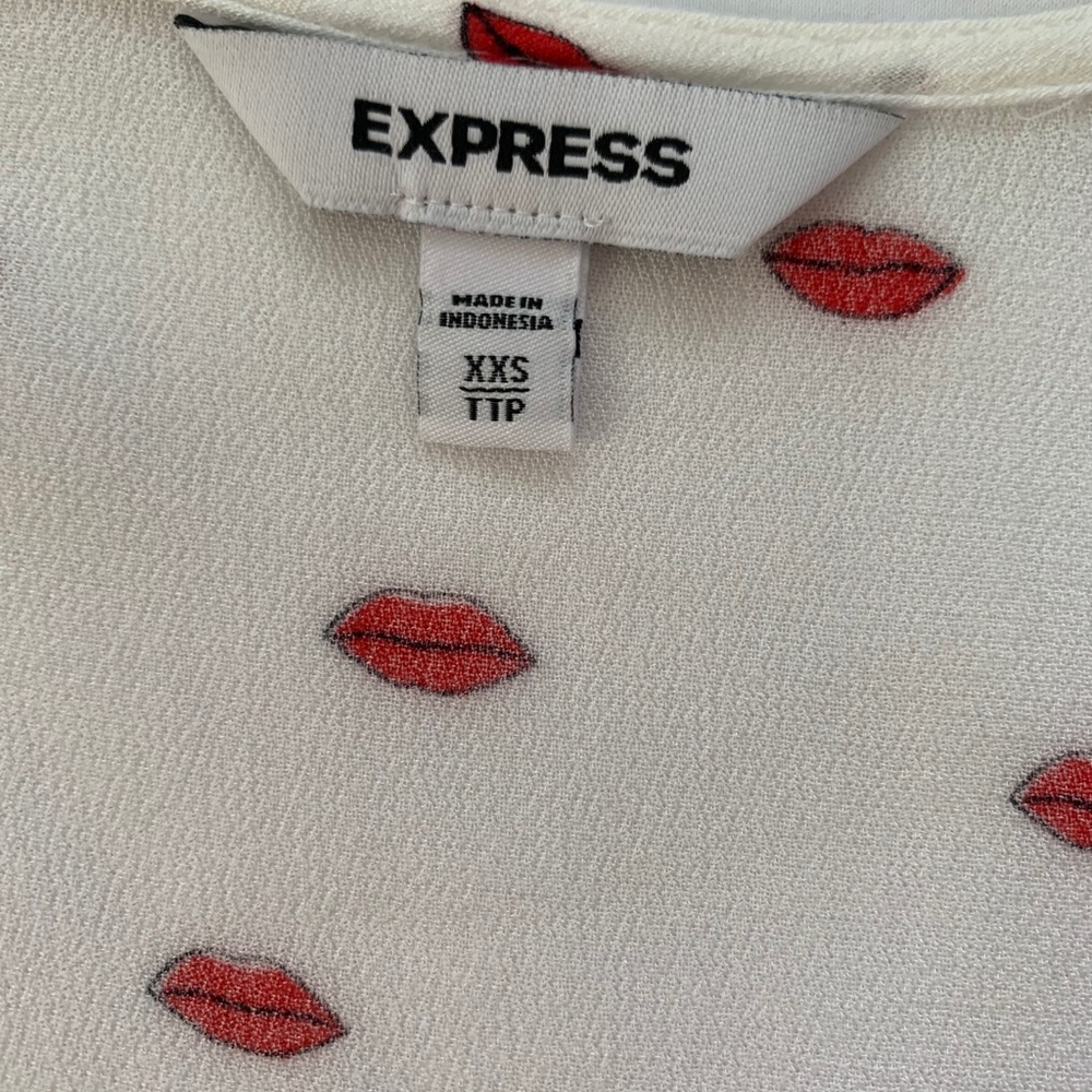 Express lips blouse - Picture 3 of 5